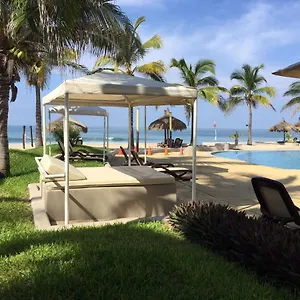 Frente Al Mar A Pie De Playa Con Alberca Yjacuzzy Mazatlan